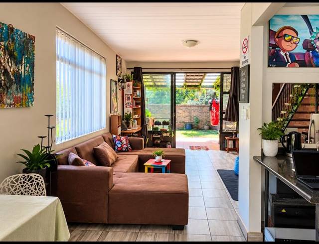 2 BEDROOM TOWNHOUSE FOR SALE IN ELDORAIGNE